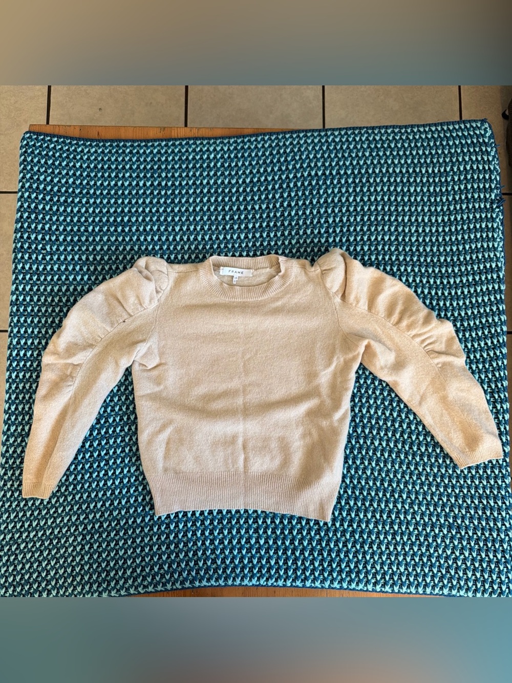 Frame cashmere Beige Puff Sleeve Crewneck Sweater